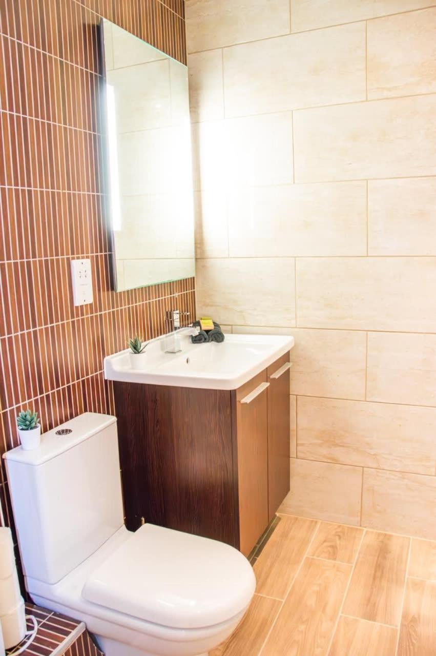 Stunning 2 Bedroom Apartment In Converted Chapel บาธ ภายนอก รูปภาพ